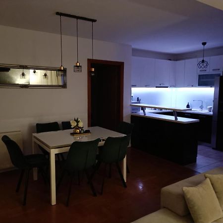 Arena Apartment Osijek Bagian luar foto