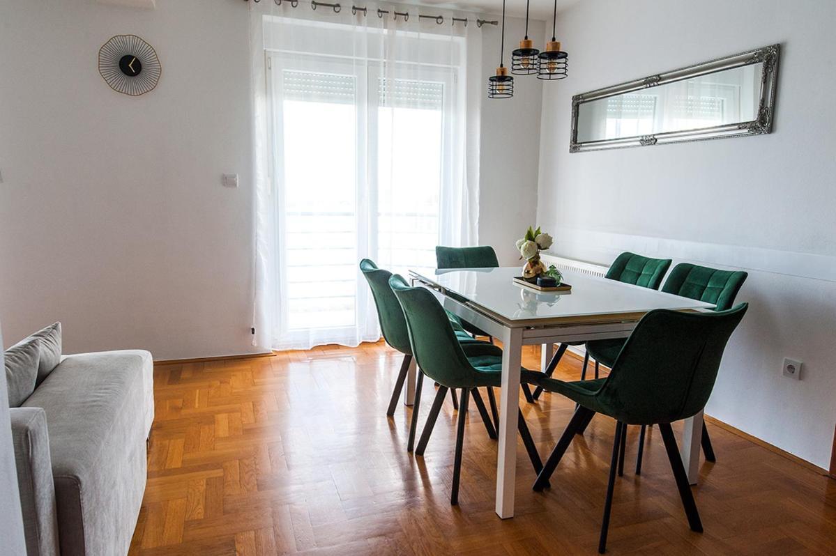 Arena Apartment Osijek Bagian luar foto