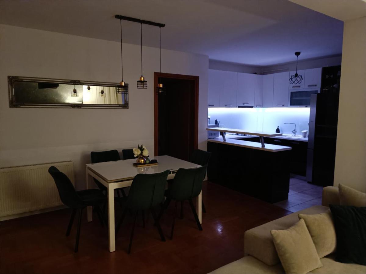 Arena Apartment Osijek Bagian luar foto