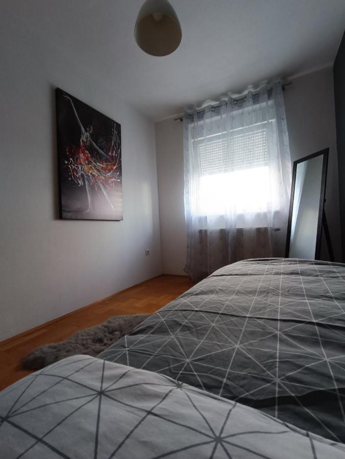 Arena Apartment Osijek Bagian luar foto