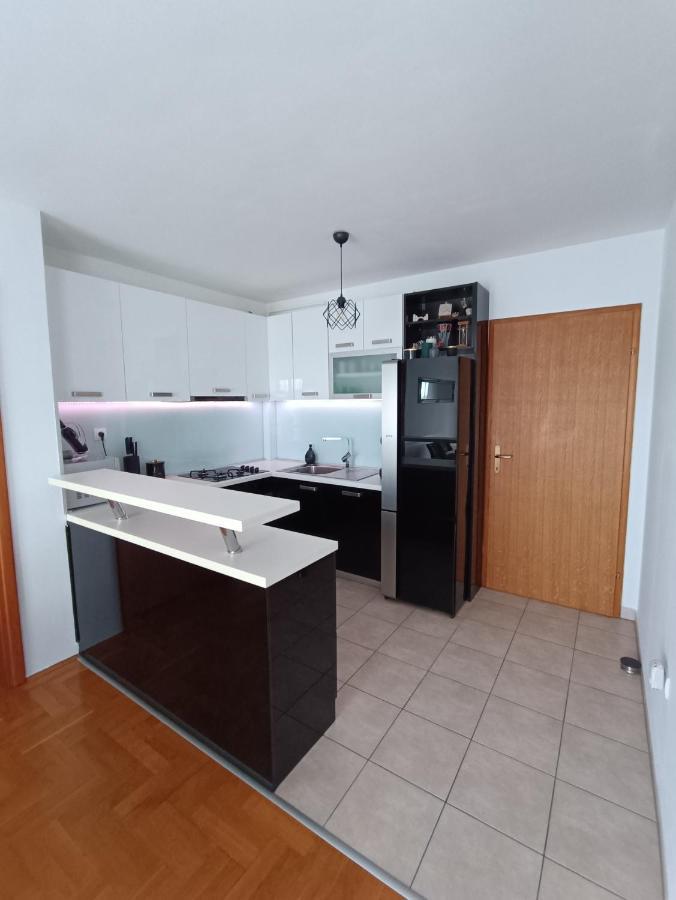 Arena Apartment Osijek Bagian luar foto
