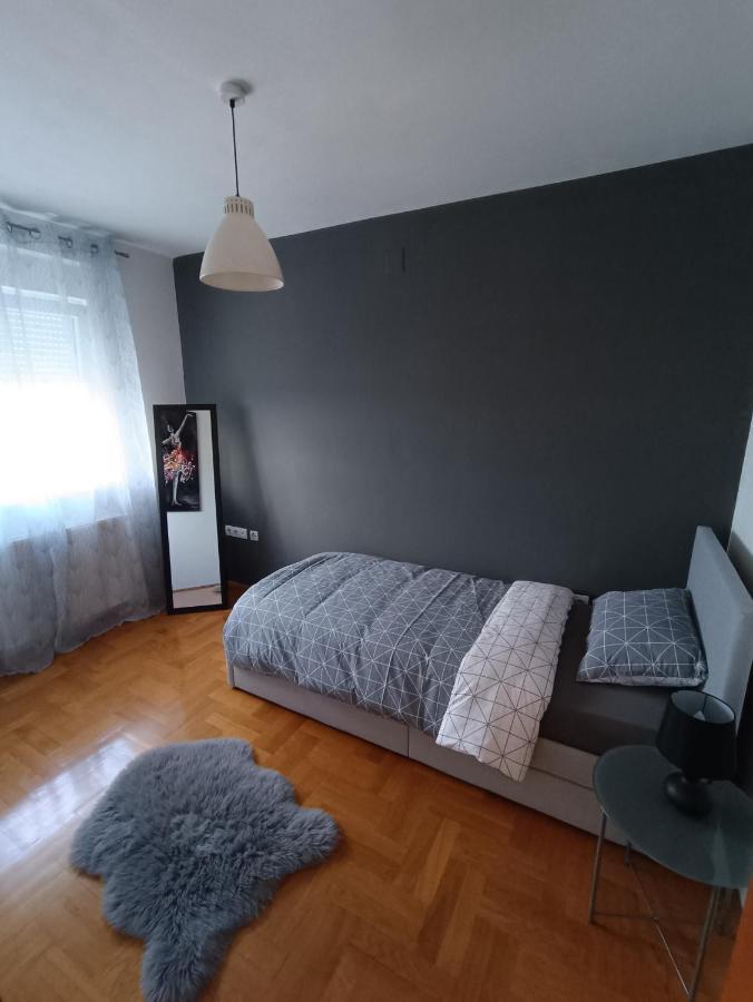 Arena Apartment Osijek Bagian luar foto