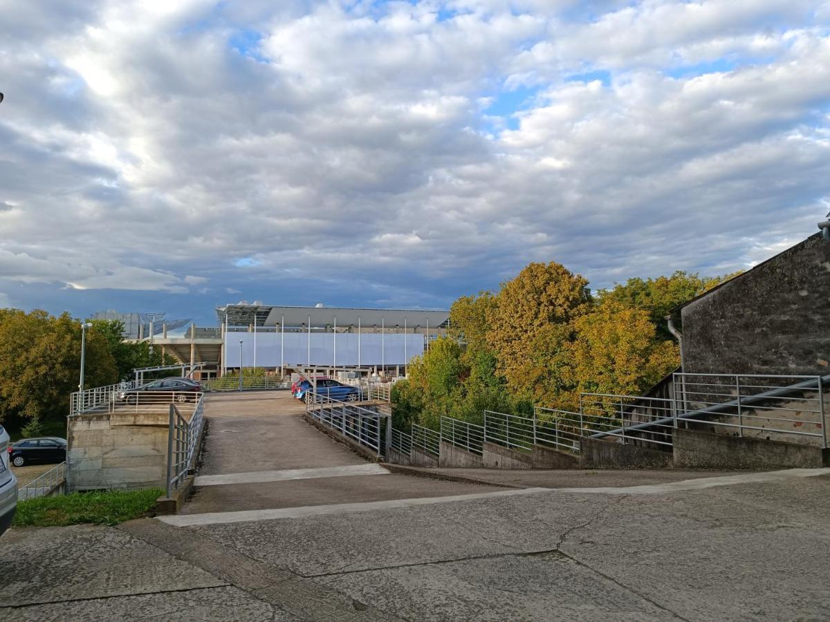 Arena Apartment Osijek Bagian luar foto